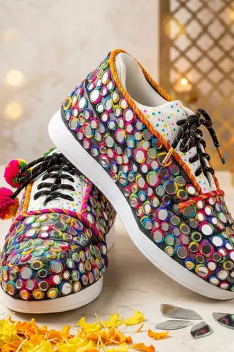 Multicolor printed mirror embroidered artificial leather sneakers