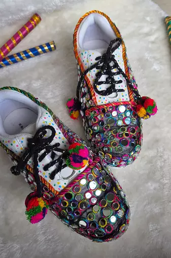 Multicolor printed mirror embroidered artificial leather sneakers