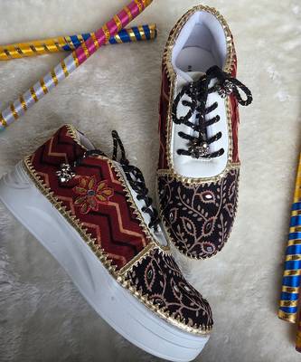 Red and black printed artificial leather sneakers 2