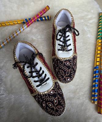 Red and black printed artificial leather sneakers 3