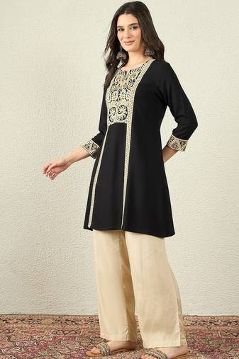 Black color women embroidered thread work kurta in viscose