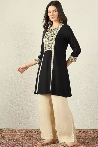 Black color women embroidered thread work kurta in viscose