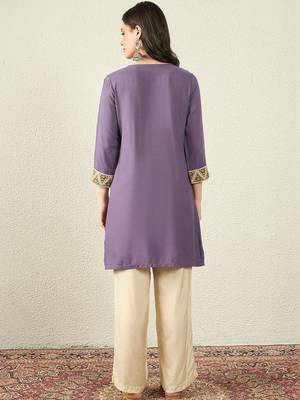 Purple color women embroidered thread work kurta in viscose 4