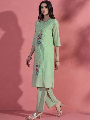 Women embroidered regular thread work pure cotton kurta with trousers 1
