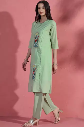 Women embroidered regular thread work pure cotton kurta with trousers
