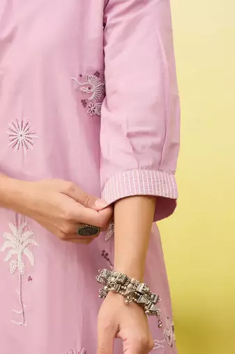 Pink women ethnic motifs embroidered thread work kurta