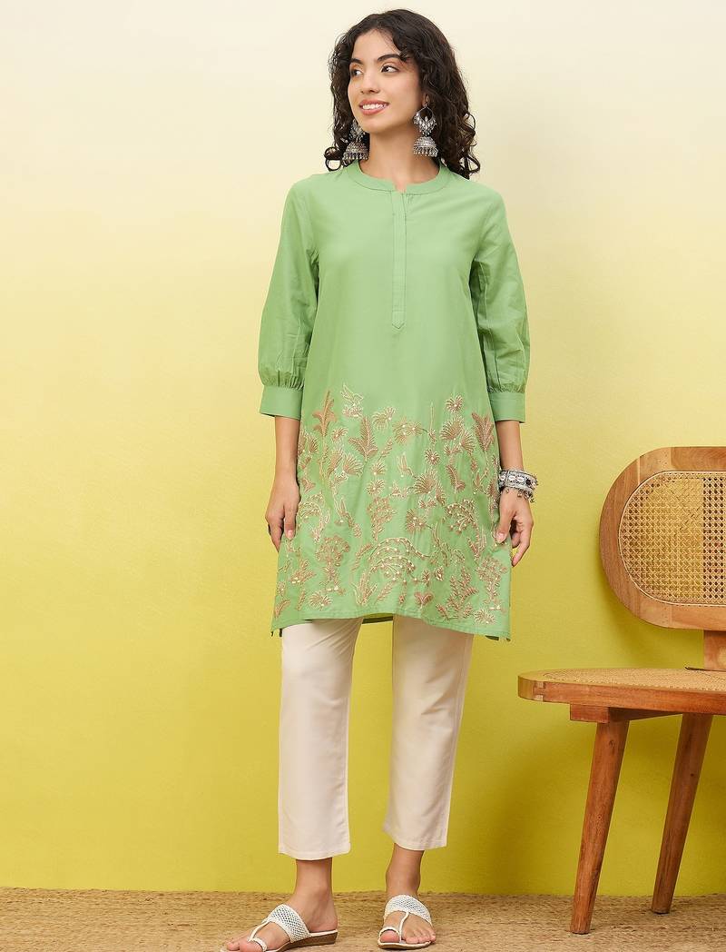 Green women ethnic motifs embroidered thread work kurta