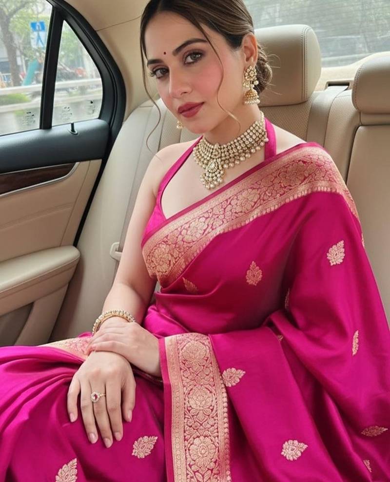green  silk blend banarasi jacuard work festive saree with unstitched blouse piece