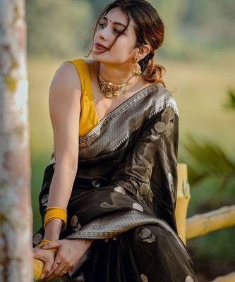 black silk blend banarasi jacuard work festive saree with unstitched blouse piece 3