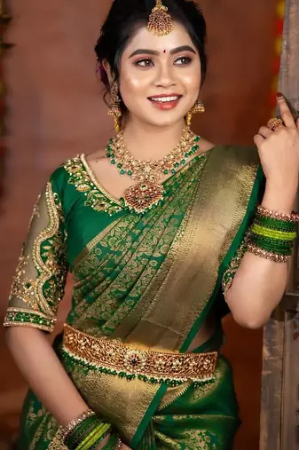 green  silk blend banarasi jacuard work festive saree with unstitched blouse piece