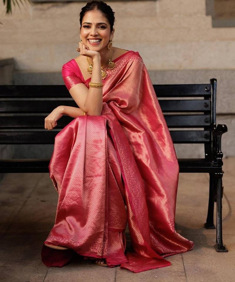 pink silk blend banarasi jacuard work festive saree with unstitched blouse piece