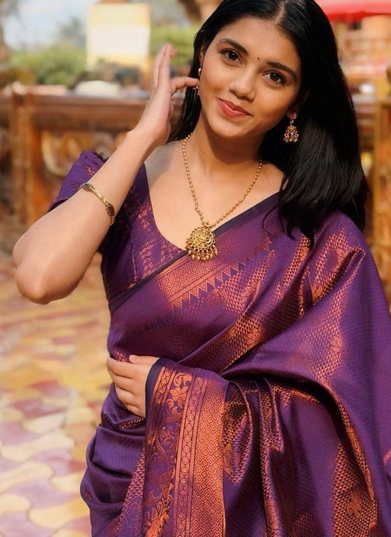 purple silk blend banarasi jacuard work festive saree with unstitched blouse piece