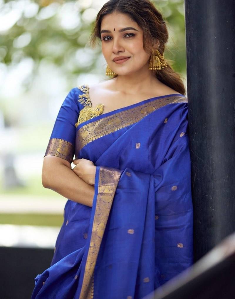 royal blue silk blend banarasi jacuard work festive saree with unstitched blouse piece