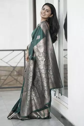 green  silk blend banarasi jacuard work festive saree with unstitched blouse piece