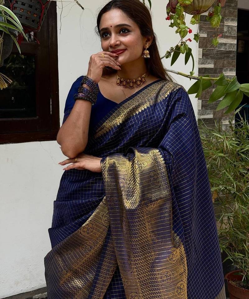 navy blue silk blend banarasi jacuard work festive saree with unstitched blouse piece