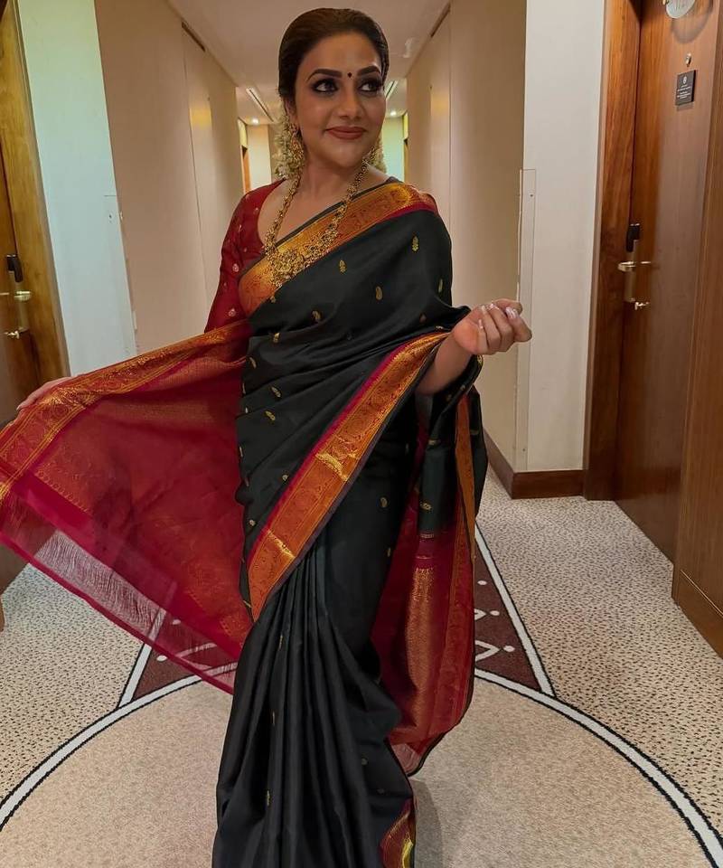 black silk blend banarasi jacuard work festive saree with unstitched blouse piece