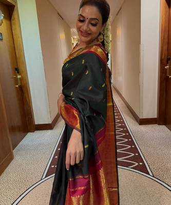 black silk blend banarasi jacuard work festive saree with unstitched blouse piece 3