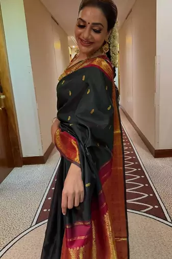 black silk blend banarasi jacuard work festive saree with unstitched blouse piece