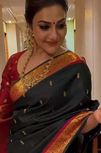black silk blend banarasi jacuard work festive saree with unstitched blouse piece