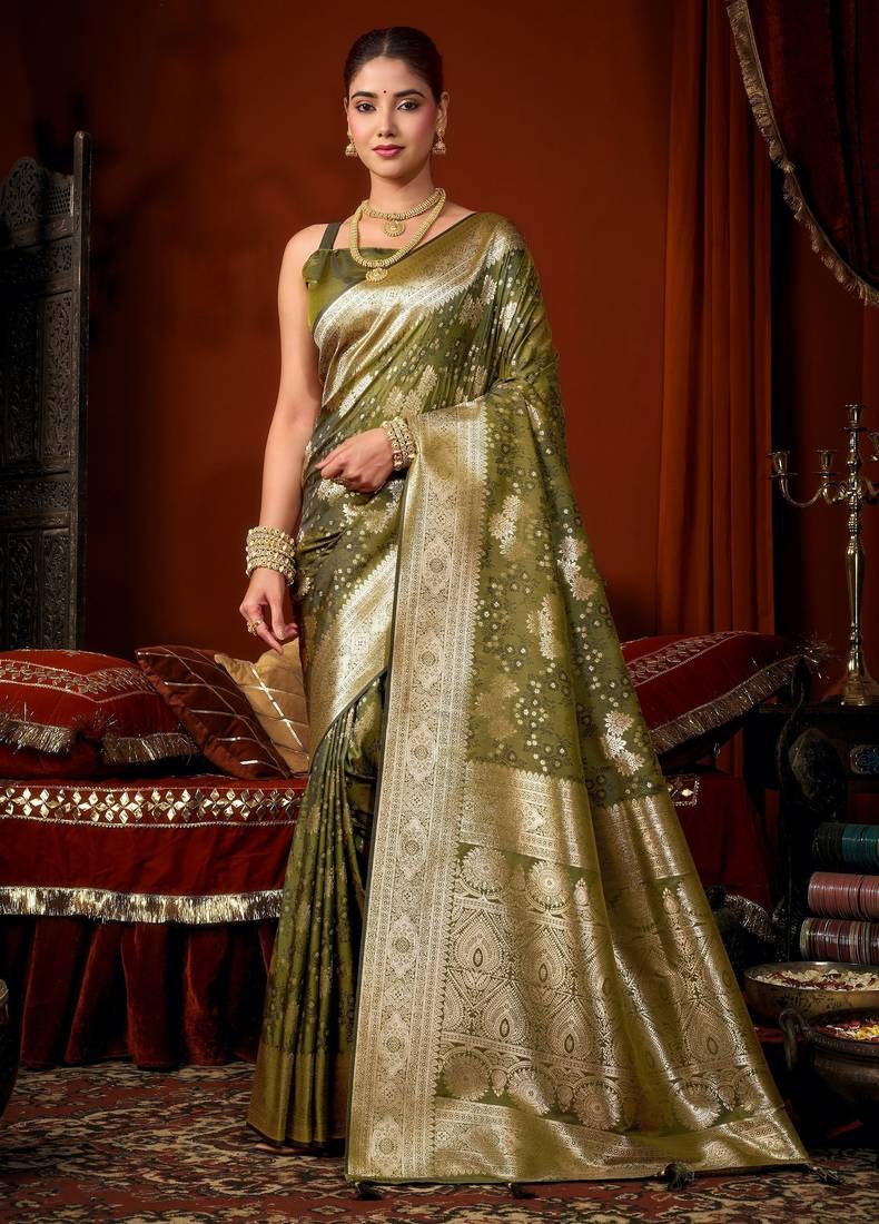 mahendi soft silk blend woven jacquard designer graceful ethnic saree