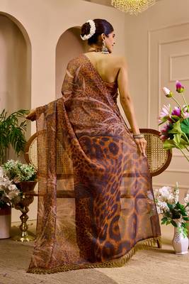 maroon cotton blend zari weaving floral digital print festive saree with unstitched blouse piece 3
