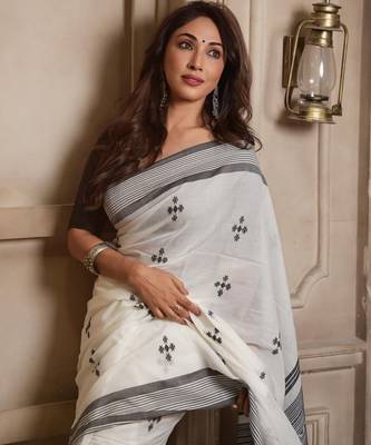 off white smart linen cotton blend smart printed saree 2