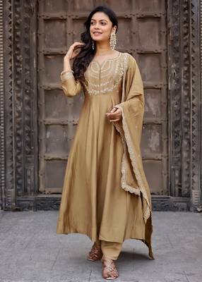 Golden embroidered vichitra silk kurta pant dupatta set 3
