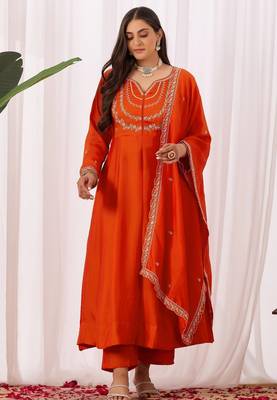 Orange embroidered vichitra silk kurta pant dupatta set 4