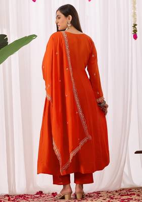 Orange embroidered vichitra silk kurta pant dupatta set 5