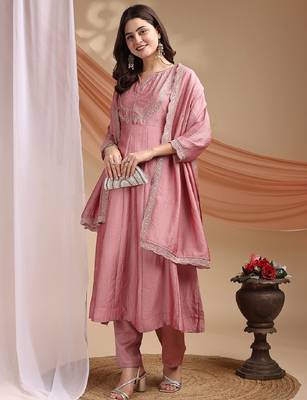 Pink embroidered vichitra silk kurta pant dupatta set 4