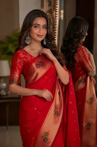 Red soft silk blend banarasi jacuard work festive saree with unstitched blouse piece