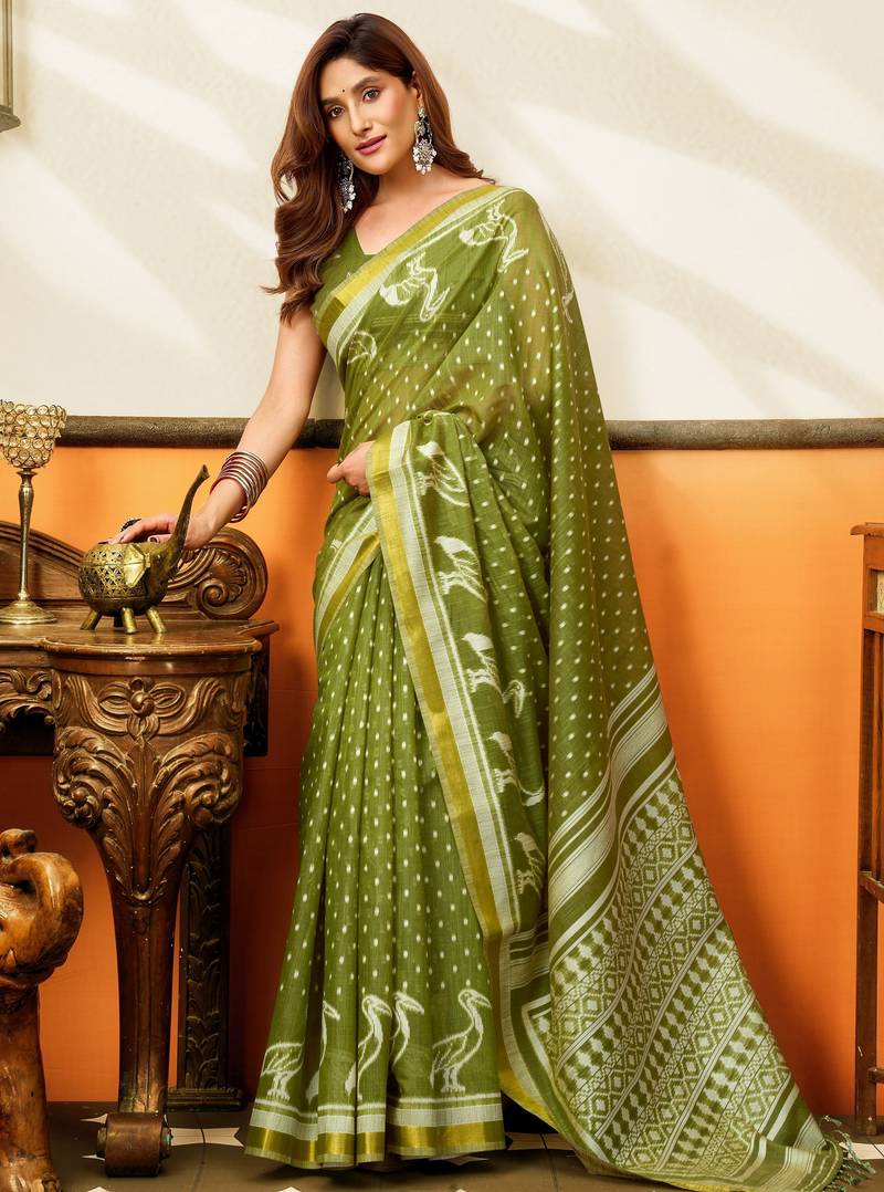 mahendi smart cotton blend based sophisticated woven jacquard designer saree