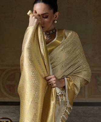 beige smart heavy kanchivaram silk blend rich looks graceful saree 3