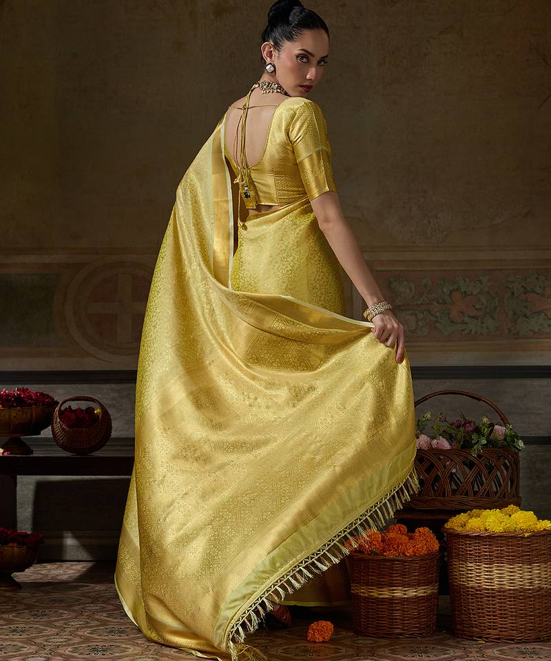 yellow smart heavy kanchivaram silk blend rich looks graceful saree