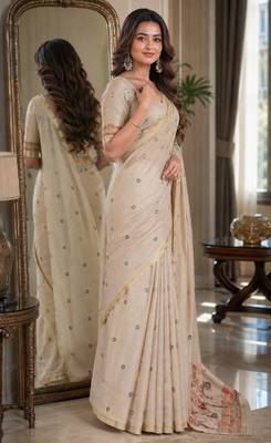 Off white red soft silk blend banarasi jacuard work festive saree with unstitched blouse piece 4