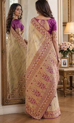 Cream soft silk blend banarasi jacuard work festive saree with unstitched blouse piece 3