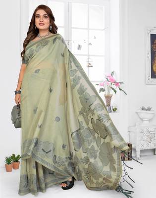 pista color smart spun cotton blend fabric woven designer saree 4