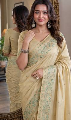Cream soft silk blend banarasi jacuard work festive saree with unstitched blouse piece 2