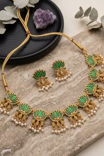 gold plated lotus kundan jewelry set
