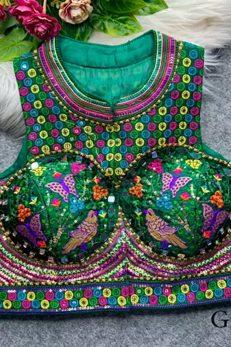 Green silk thread mirror