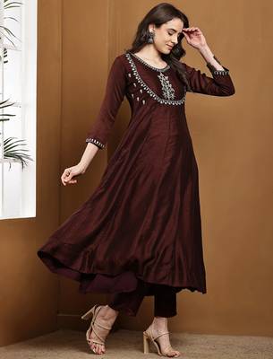 Brown embroidered vichitra silk kurta pant dupatta set 3