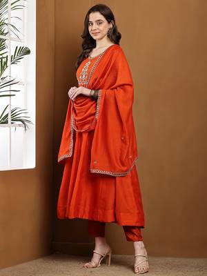 Orange embroidered vichitra silk kurta pant dupatta set 4