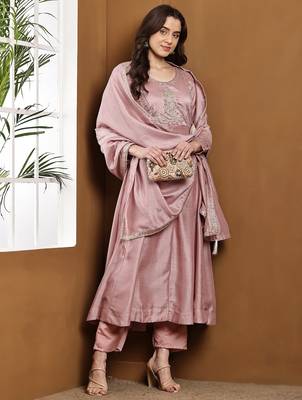 Pink embroidered vichitra silk kurta pant dupatta set 2