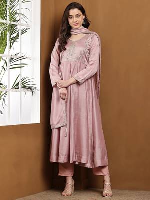 Pink embroidered vichitra silk kurta pant dupatta set 3