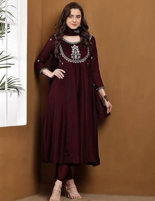 Purple embroidered vichitra silk kurta pant dupatta set 2