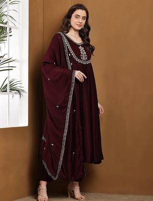 Purple embroidered vichitra silk kurta pant dupatta set 5