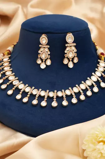 Gold plated premium kundan necklace set