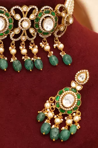 Emerald green kundan moissanite necklace set