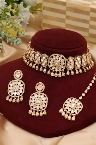 Gold plated premium kundan choker set