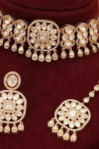 Gold plated premium kundan choker set